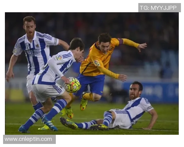 巴萨客场2-0战胜皇家社会,梅西两传一射再展神威 巴萨客场2-0战胜皇家社会,梅西两传一射再展神威