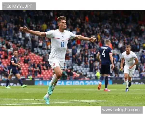 捷克队以小组第一身份晋级欧洲杯,荣耀再现 捷克队以小组第一身份晋级欧洲杯,荣耀再现